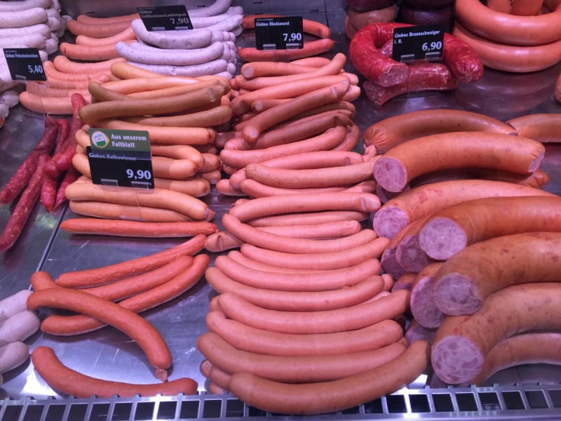 vente-VALLAURIS-min_sausages_meat_butchery-1069321